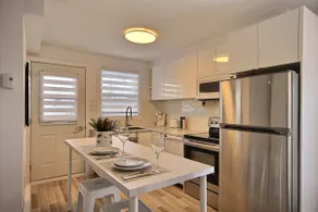 City Center Charming River View AC Free Parking - Image 4