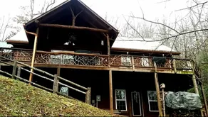 Tree House Lodge (Real Log Mountain Paradise) - Image 2