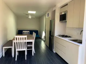 Modern Cottage—walk to Park Blvd Restaurants - Image 4