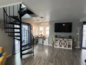 Guffin Bay Lake House - Image 2