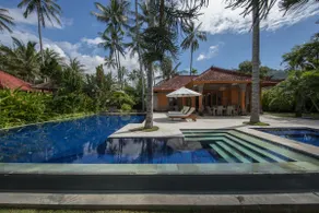 Relax on Waterfront property in Villa Laksmana - Image 4