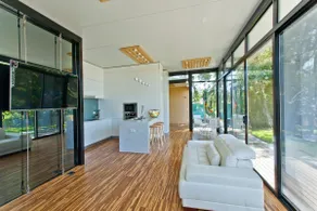 Riverside luxury - Image 5
