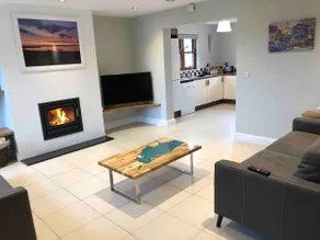 “Beautiful, Family Only, Pet Friendly, Harbour Views” - Image 3