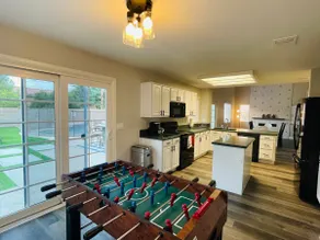 Vacation in Style - 10 min from the strip! - Image 3