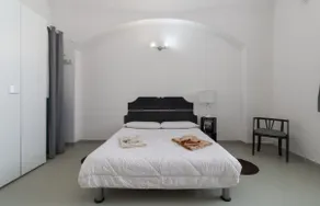 Urban style studio apartment in the city center - Image 2