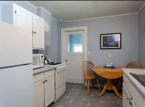 Secluded Hidden Gem Mazama House near Crater Lake - Image 3