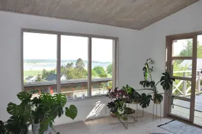 Spacious villa overlooking Onsalafjorden - Image 3