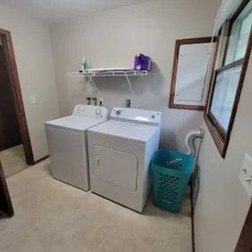 Lovely 2-bdroom with washer & dryer on site (1415) - Image 5