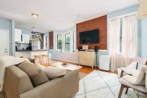City Lovers Dream | 2BR Gem | Wooster Square | Prk - Image 2