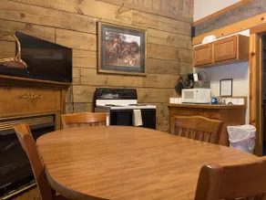 The Ashley Cabin @ Elk Springs Resort - Image 5