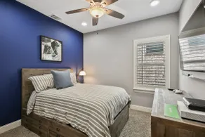 Luxurious Townhouse across from Legacy West - Image 5
