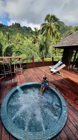 Luxurious Tropical Moorea Villa - Image 3