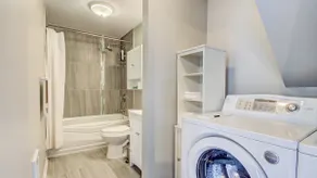 Charming 1BR Apt w/ Free Parking 5 Mins to Ottawa - Image 3