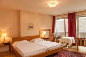 One-bedroom apartments overlooking the cathedral - Image 2