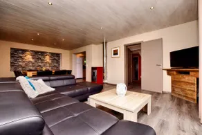 Modern family home with wellness - Image 4