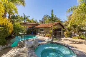 Bamboo Lake House-Tropical paradise & LOTS OF FUN - Image 3