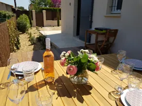 Beautiful 3 rooms with pool near city center - Image 4