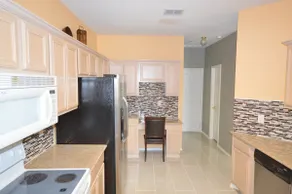 West Plano Townhouse - 400Mbps Wi-fi, EV Charger - Image 5