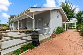 Lynn Ranch-Ideal Location-No Service Fee! - Image 4