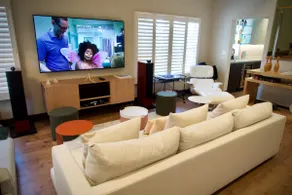Palo Alto Modern Retreat - Image 4