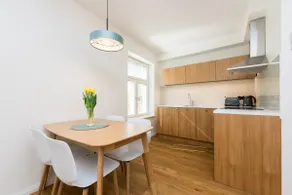 Self-check-in apartment, free parking! Apt 5 - Image 2