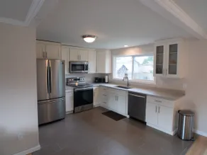 Elegant home in Redmond - ready to relax - Image 3