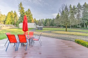 Peacock Hill Retreat on 1 Acre, 1 Mi to Harbor - Image 2