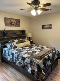 Trout Homestay; Sleeps 8; 1 mile to Montauk Park - Image 4
