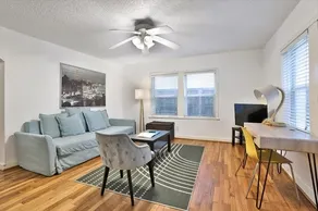 Heart l Of Montrose - Cozy 1 BR - Image 5