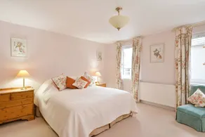 Town house overlooking the Old Course | Sleeps 8 - Image 4