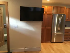 950 sq ft Guest House w/Gourmet Kitchen - Image 4