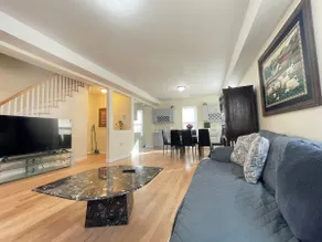 Modern Duplex City Ctr Apt 4 BRs 3 bths, 4-8 guest - Image 3