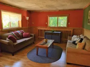 Country Oasis in North Seattle - Image 2