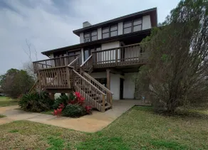 Private pool in Port O'Connor - Image 2