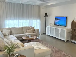 Peninsula BEACH Retreat! - Image 2