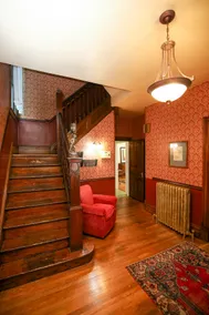 Large, kid friendly, private home on a brick street, 10 mins from downtown - Image 4