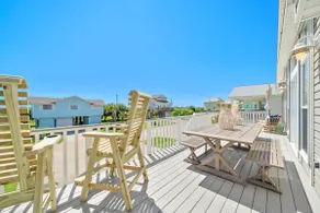 Cute Bungalow With Fire Pit Close to the Beach - Image 2