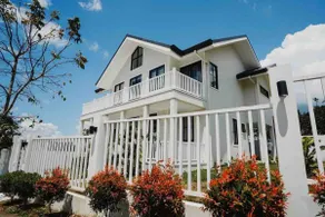 Tagaytay Country-home style Villa with pool - Image 3