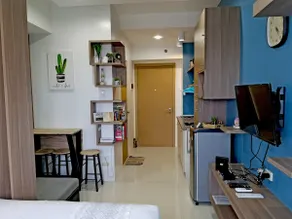 Bright, Stylish Studio w/ Balcony & WiFi near BGC - Image 3