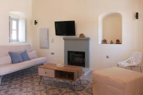 Beneath the Rock Residence - Image 3
