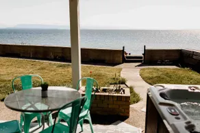 Stories Beach Ocean Front 2 Bdrm Suite W/Hot Tub - Image 4