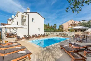 Heated pool - Apartment Nataša Villa Ren - Image 2