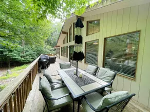 HUGE, 2 Living Room, Movie Theater, Pocono Escape - Image 5
