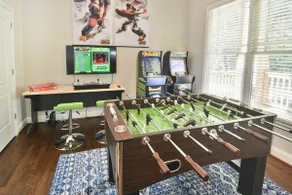 Modern-2400sq ft-Game Room-Huge Backyard-Firepit - Image 2