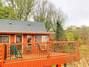 **Cozy & Dog Friendly** Rustic Cabin Retreat - Image 2
