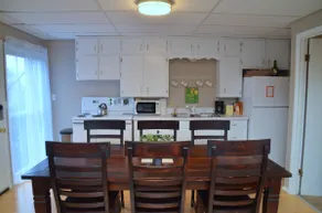 Comfy Basement Apartment -King Bed/Kitchen/Laundry - Image 2