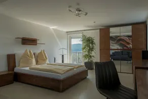 Apartment with panoramic view - Image 4