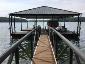 Charming lakefront cottage on Lake Lanier w/dock - Image 3