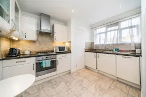 NEW 2BD Flat Heart of Battersea - Close to Station - Image 5