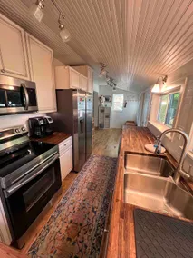 Charming Cottage Minutes from Campus & Bike Path - Image 3